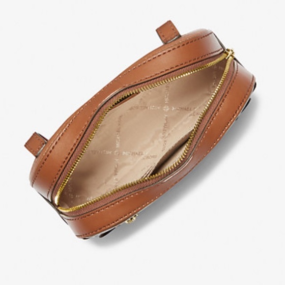 MICHAEL KORS Jet Set Small Pebbled Leather Belt Bag - Picture 2 of 8